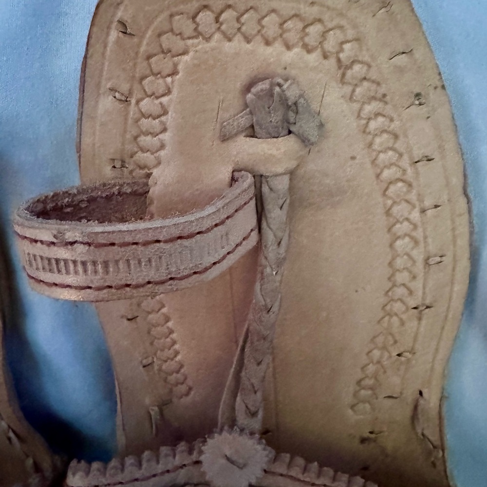 Handcrafted Tan Leather Sandals NWOT - Picture 3 of 9